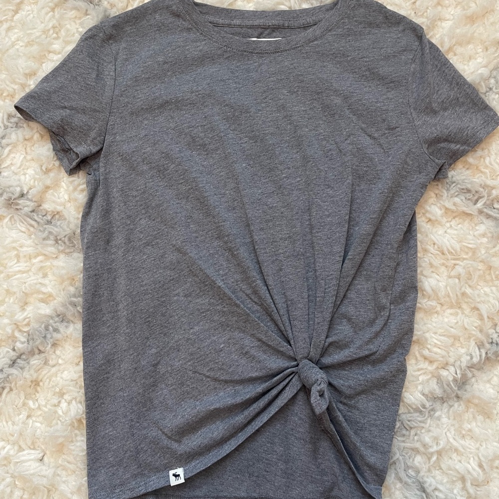 Abercrombie kids Gray Knot Front Top